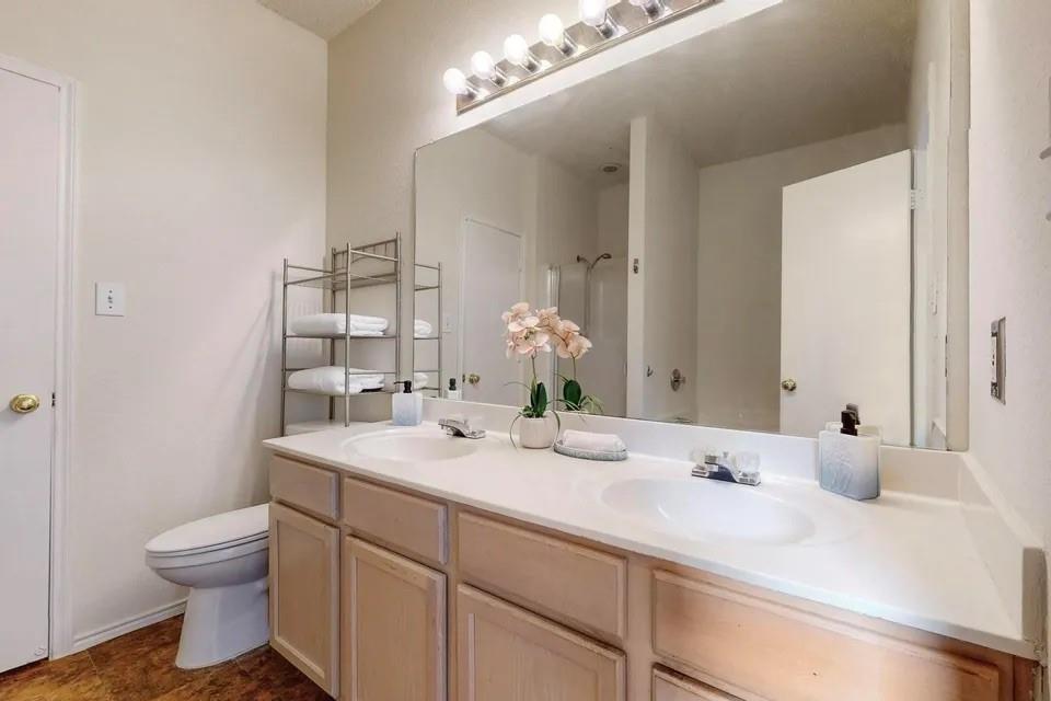 South Ridge Hills Add - Residential Lease