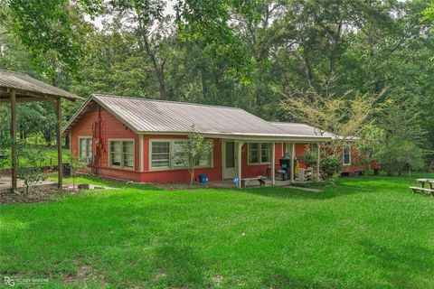 Photo of 3194 Herren Road, Doyline, LA 71023 (MLS # 21341763)