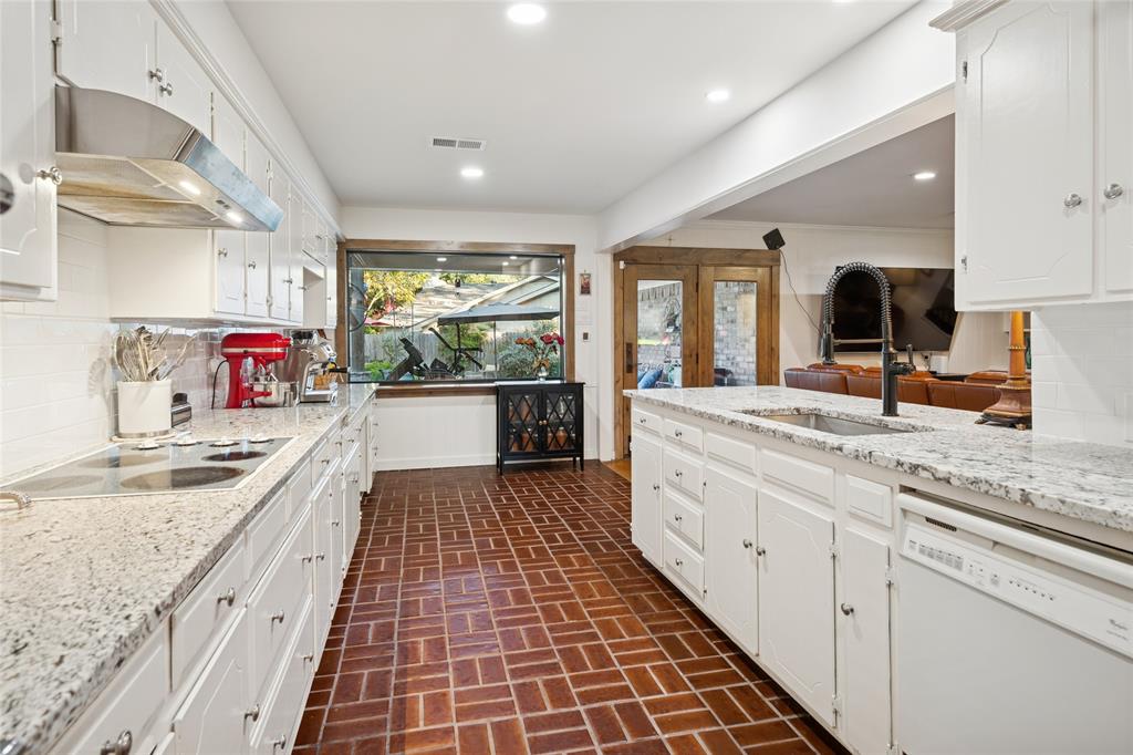 Ridglea Country Club Estate - Residential