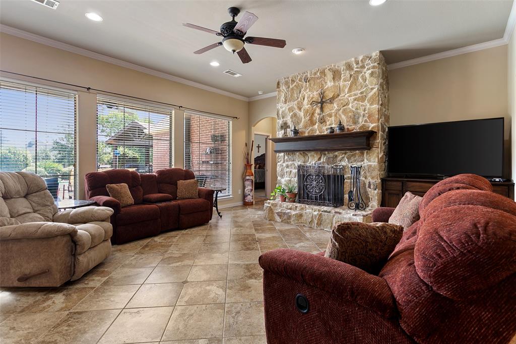 125 Silver Rose Boulevard