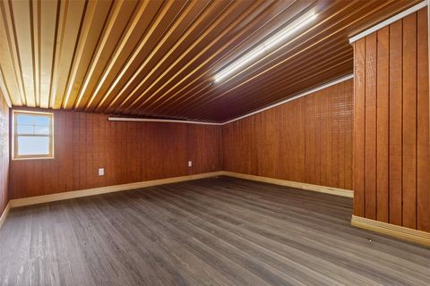 Tiny photo for 1219 County Road 3550, Paradise, TX 76073 (MLS # 21196325)