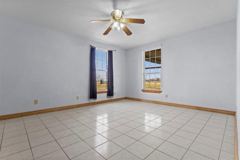 Tiny photo for 1219 County Road 3550, Paradise, TX 76073 (MLS # 21196325)