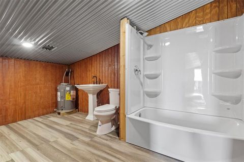 Tiny photo for 1219 County Road 3550, Paradise, TX 76073 (MLS # 21196325)