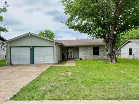 Photo of 1519 Clearbrook Street, Lancaster, TX 75134 (MLS # 21238337)