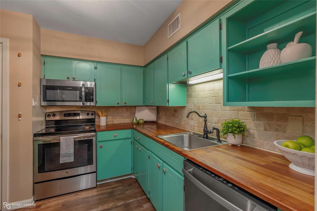 Fairfield Oaks Condos - Residential