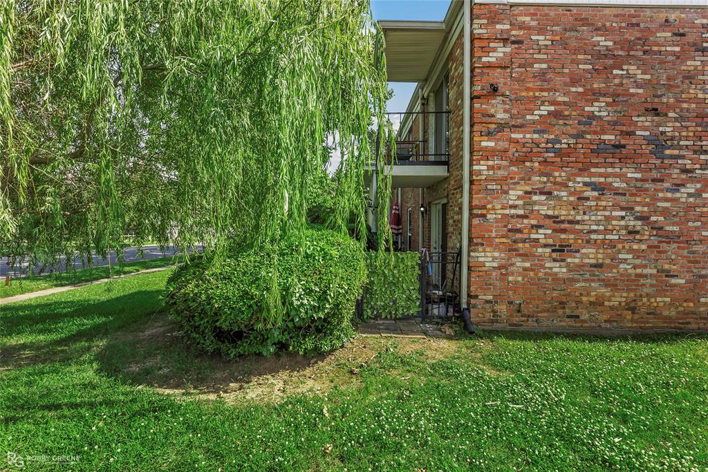 Fairfield Oaks Condos - Residential