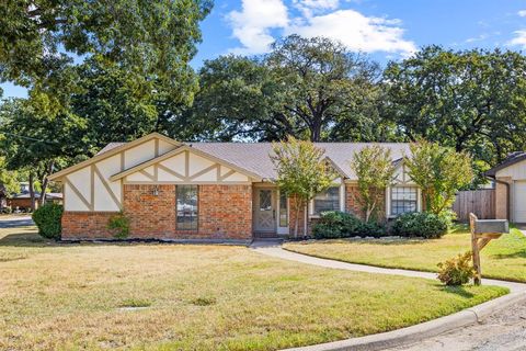 3801 Pleasant Wood Court Arlington TX 76016