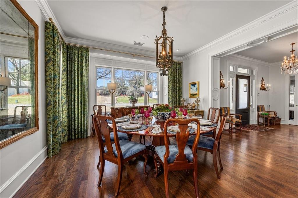 3216 Westcliff Road W