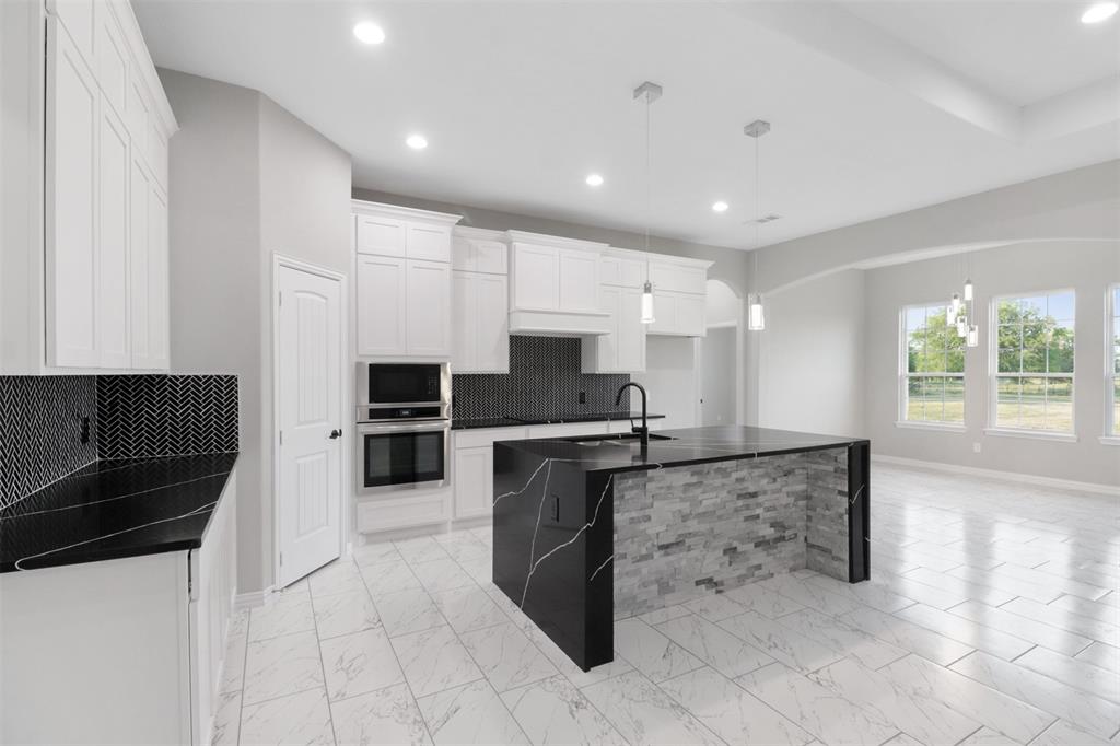 Mid Point Ranchette - Residential