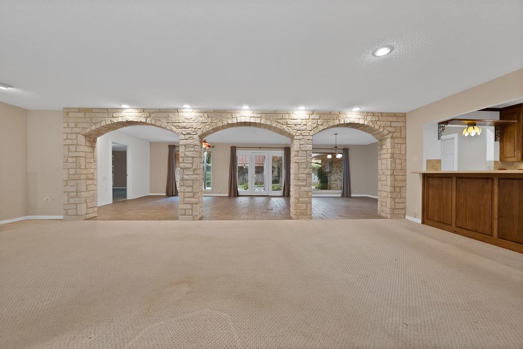 1008 Loch Lomond Drive