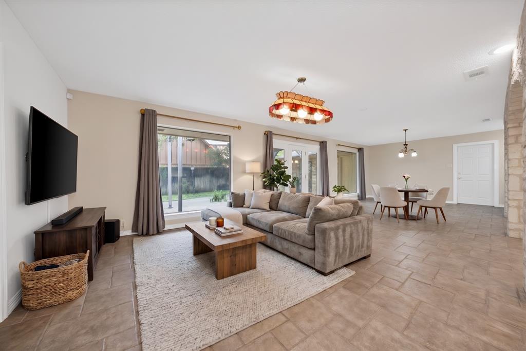 1008 Loch Lomond Drive