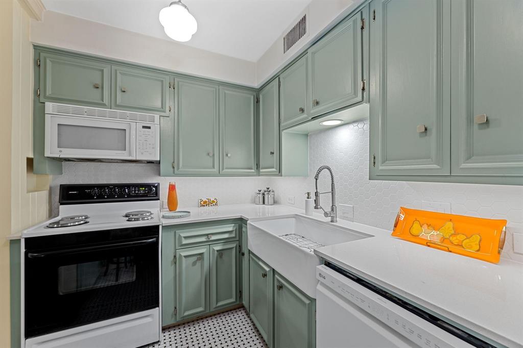 Prestwick Manor - Residential