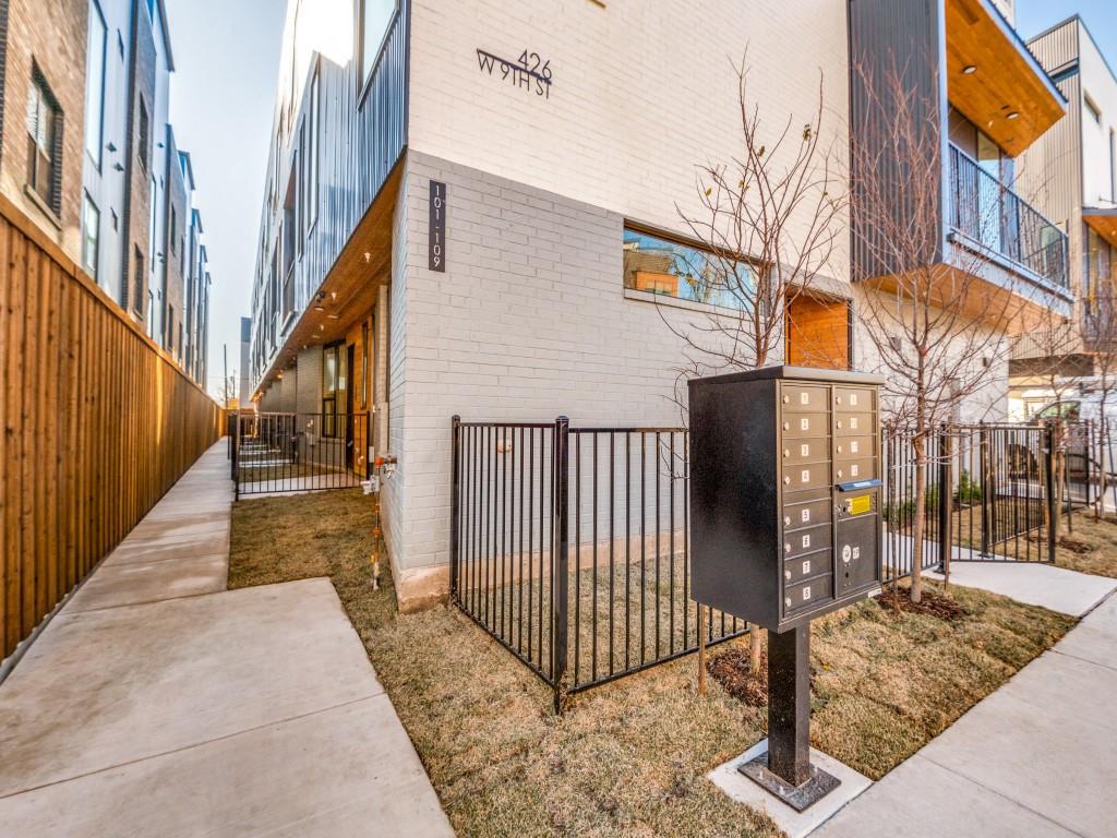 426 W 9th Street 105