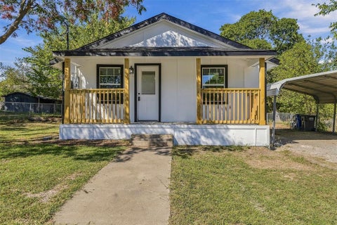 Photo of 528 E Jefferson Street, Van Alstyne, TX 75495 (MLS # 21418253)