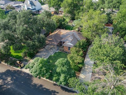 3885 Gaspar Drive Dallas TX 75220