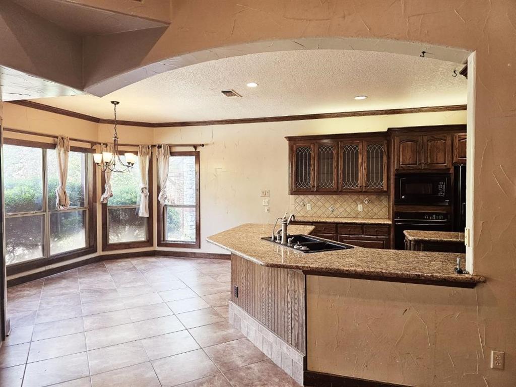 Photo 8 of 27 of 4061 Annetta Centerpoint Road house