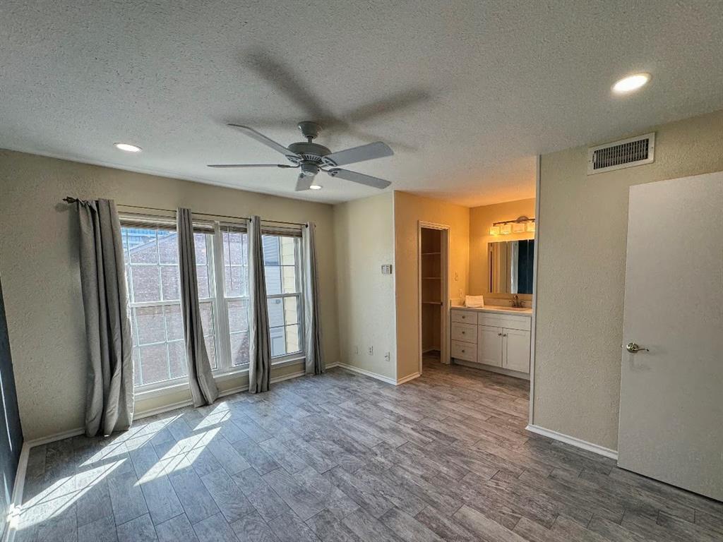 Wedglea Manor Condos - Residential