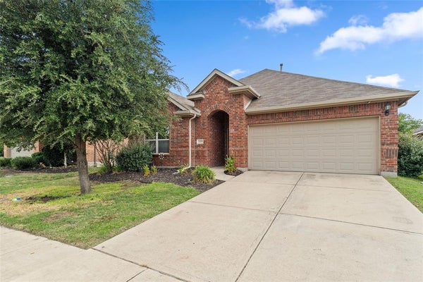 2329 SCOTT CREEK DR, LITTLE ELM, TX 75068 - Image bac972194f4e518e9c7ac9cc9ff4d322/206876729