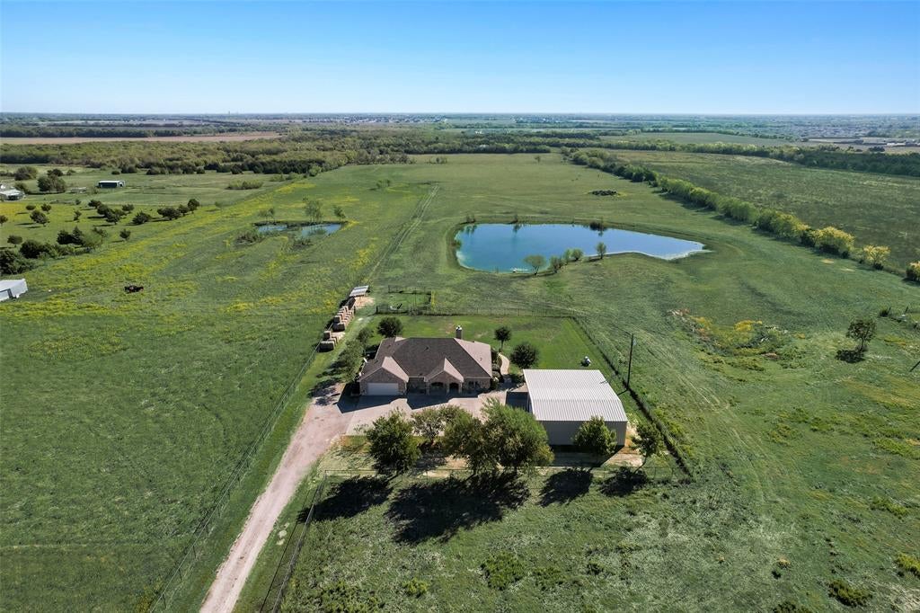 Photo of 304 Canales Road, Nevada, TX 75173 (MLS # 21421221)
