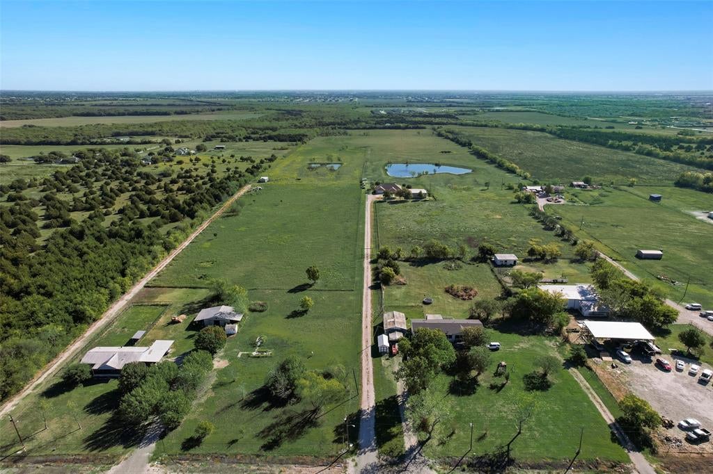 Photo of 304 Canales Road, Nevada, TX 75173 (MLS # 21421221)