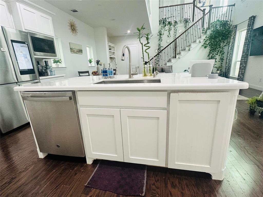 1055 Sarah Street