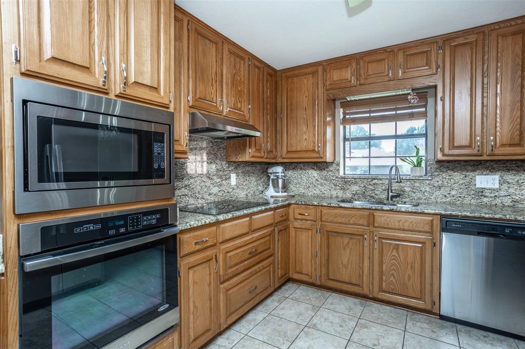 1907 Woodlawn Court