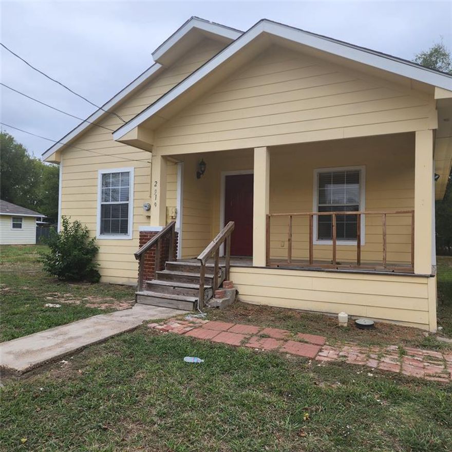 This 3-bedroom, 1.5-bathroom home is a great opportunity for an investor or a DIYer. This cozy residence exudes potential and character, awaiting your personal touch and some TLC to make it shine. With a spacious living area, a well-appointed kitchen, and a versatile layout, this home offers endless possibilities for customization and renovation. Whether you're a first-time buyer looking to put your mark on a property or an investor seeking a promising project, this home is waiting to be polished into your dream space. Don't miss the chance to transform this house into a warm and welcoming home that reflects your unique style and vision.