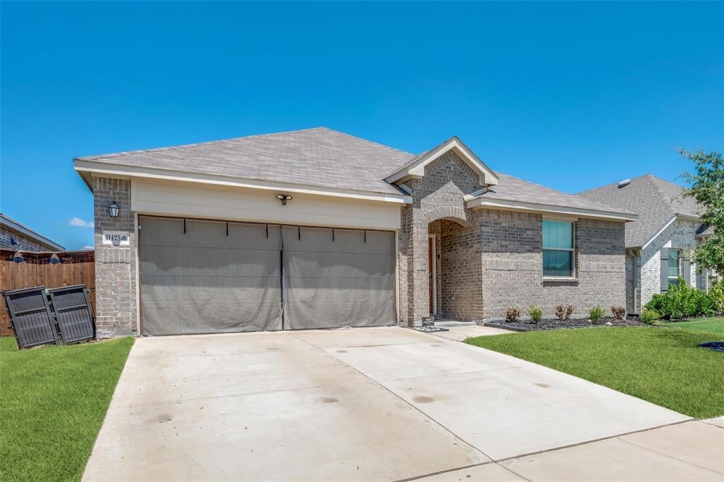 Photo of 11425 Silver Queen Drive, Aubrey, TX 76227 (MLS # 21403378)