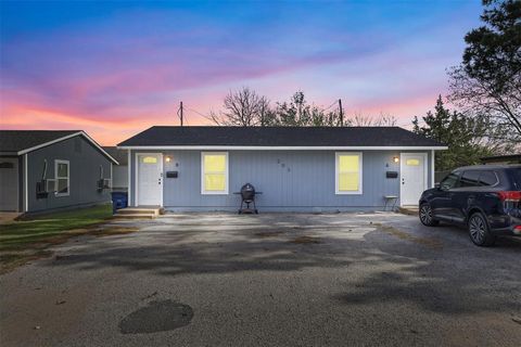 203 E Bremond Street Ennis TX 75119