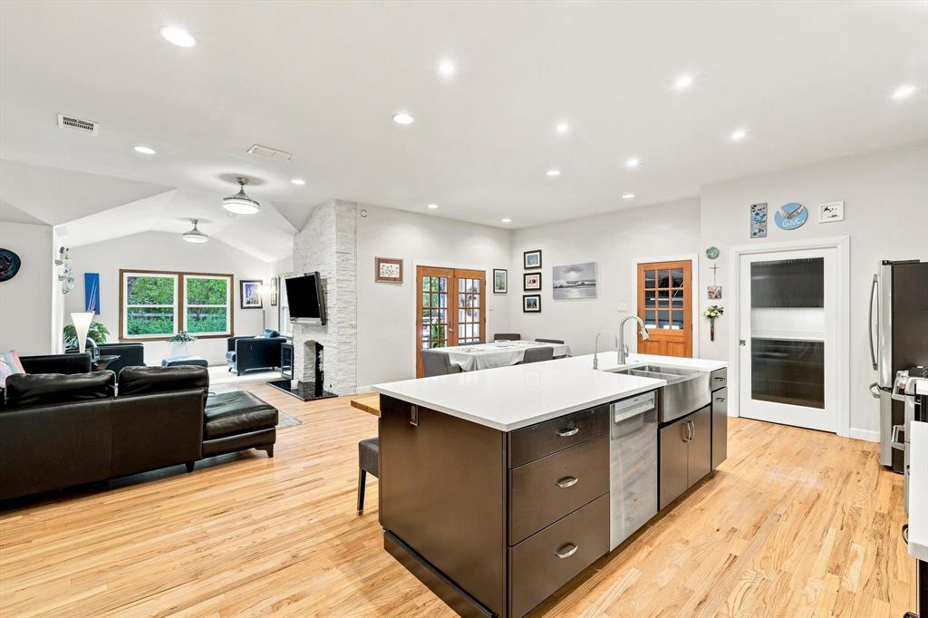 307 Shadow Lane