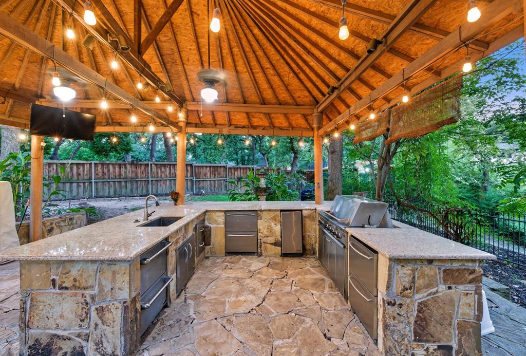 Woodland Hills Colleyville - Residential