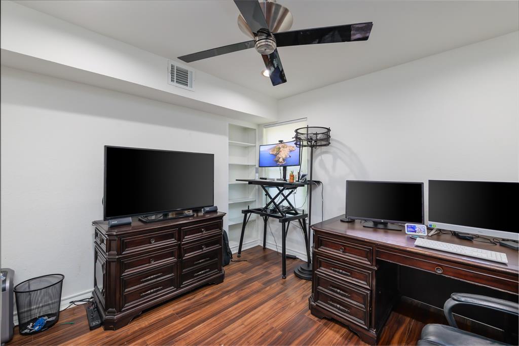 Woodland Hills Colleyville - Residential