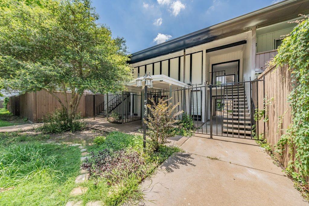 Plaza Condo - Residential