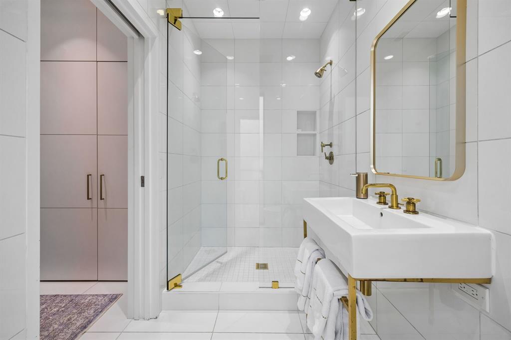 F R Wilsons North Dallas - Residential