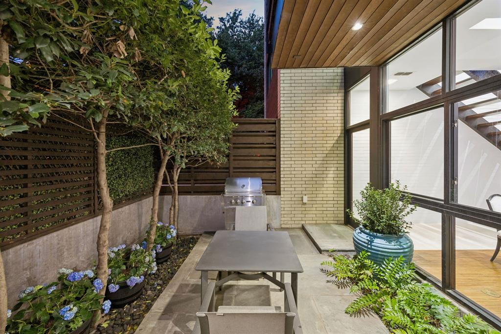 F R Wilsons North Dallas - Residential