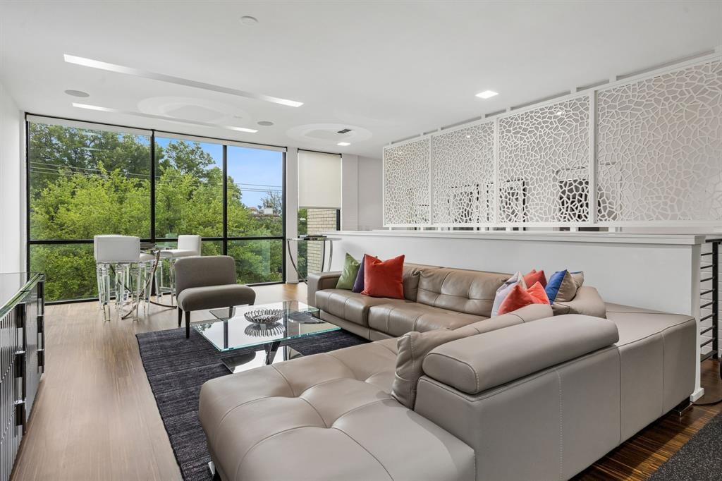 F R Wilsons North Dallas - Residential
