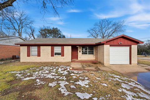 Photo of 3901 Hiland Drive, Beverly Hills, TX 76711 (MLS # 21164813)