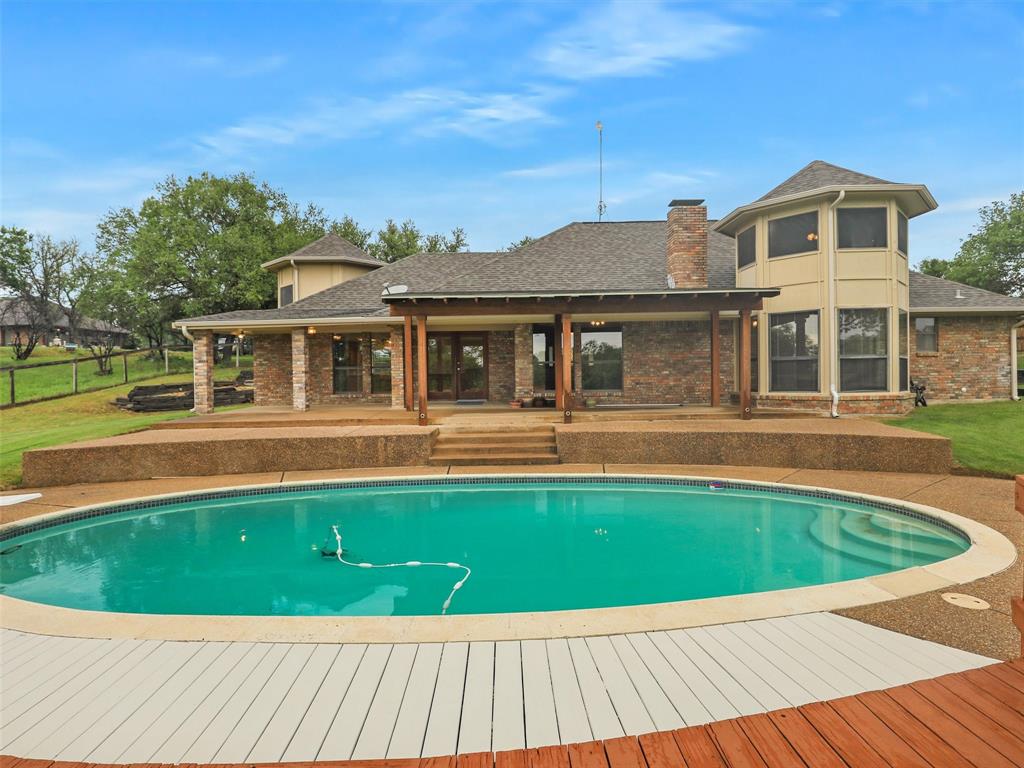 302 Fairway Court