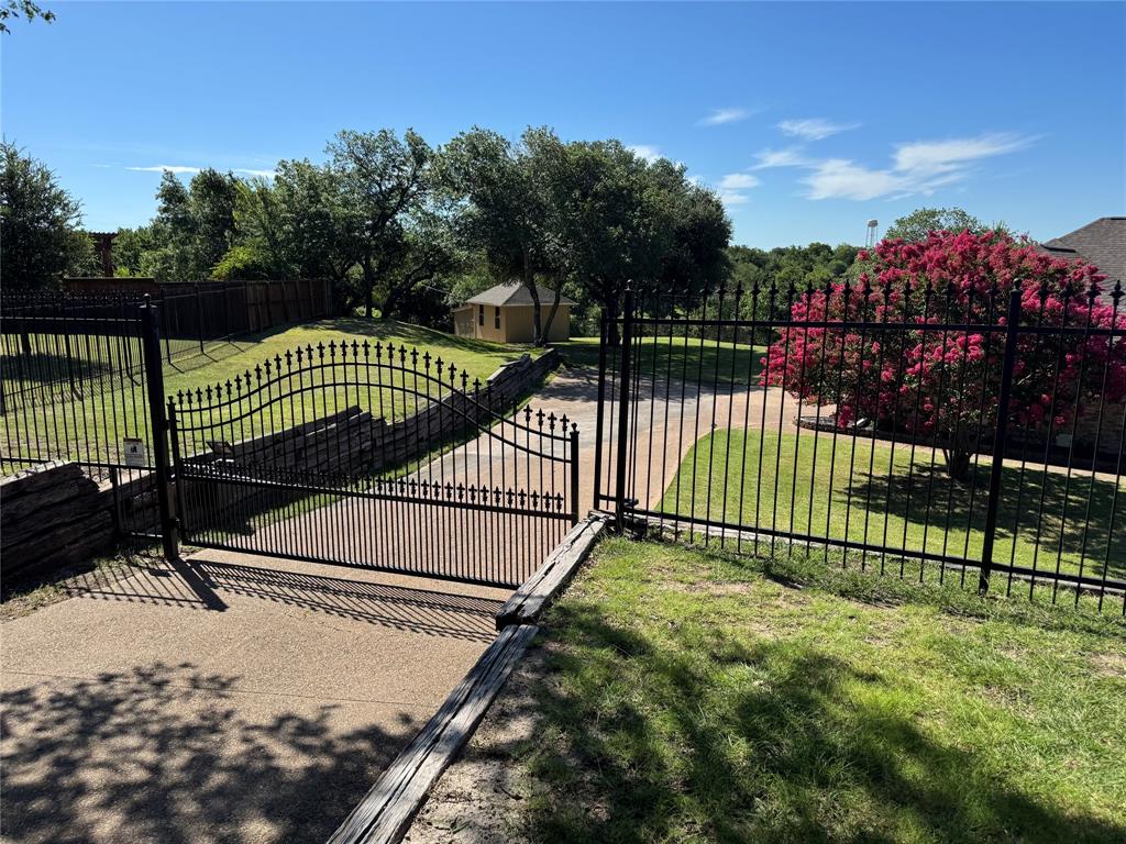 302 Fairway Court