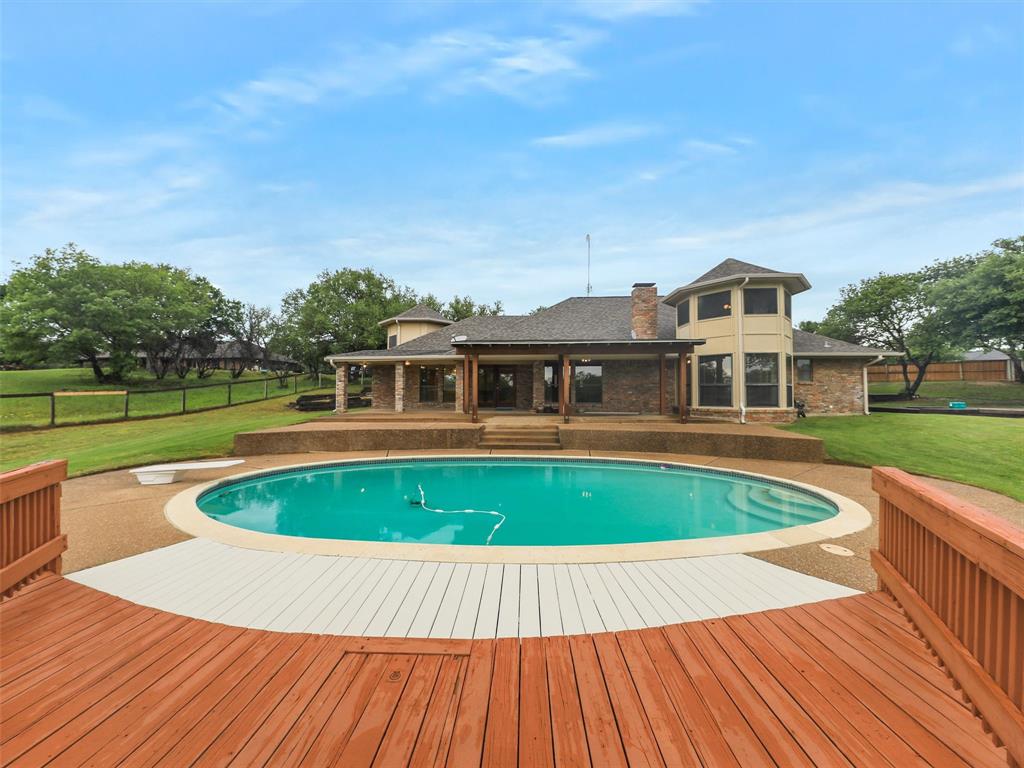 302 Fairway Court