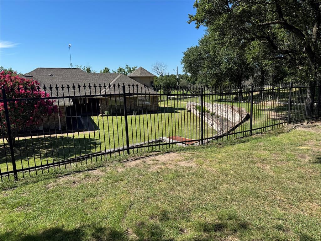 302 Fairway Court