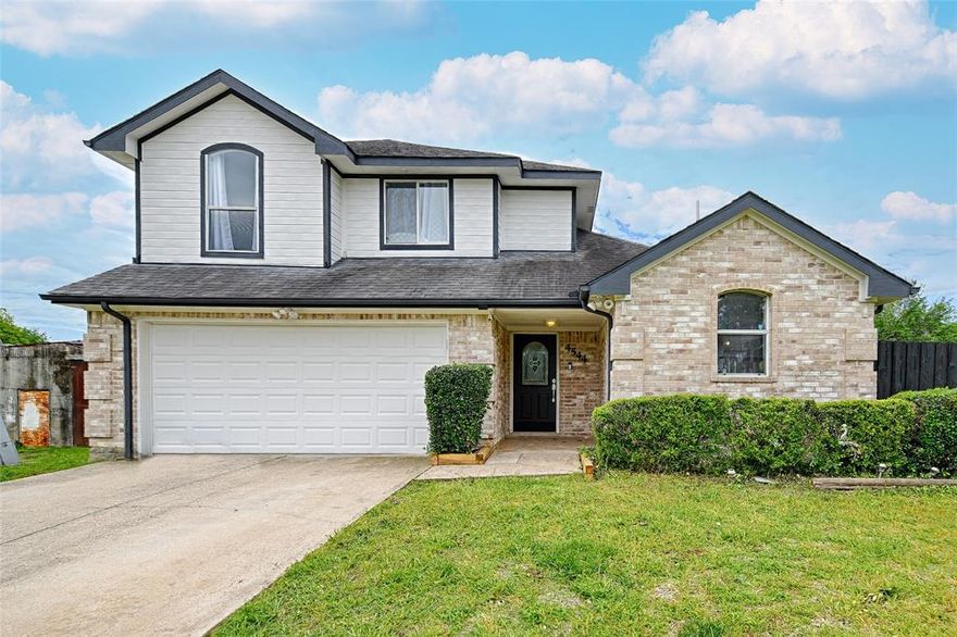 Listing agent is one of seller.
Nice and cute house with lake view.