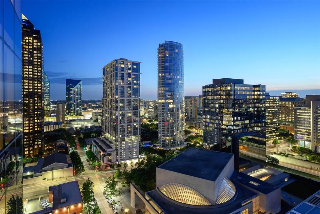 Photo for 1747 Leonard Street #1901, Dallas, TX 75201 (MLS # 20983426)