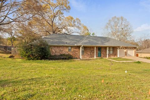 A home in Gladewater