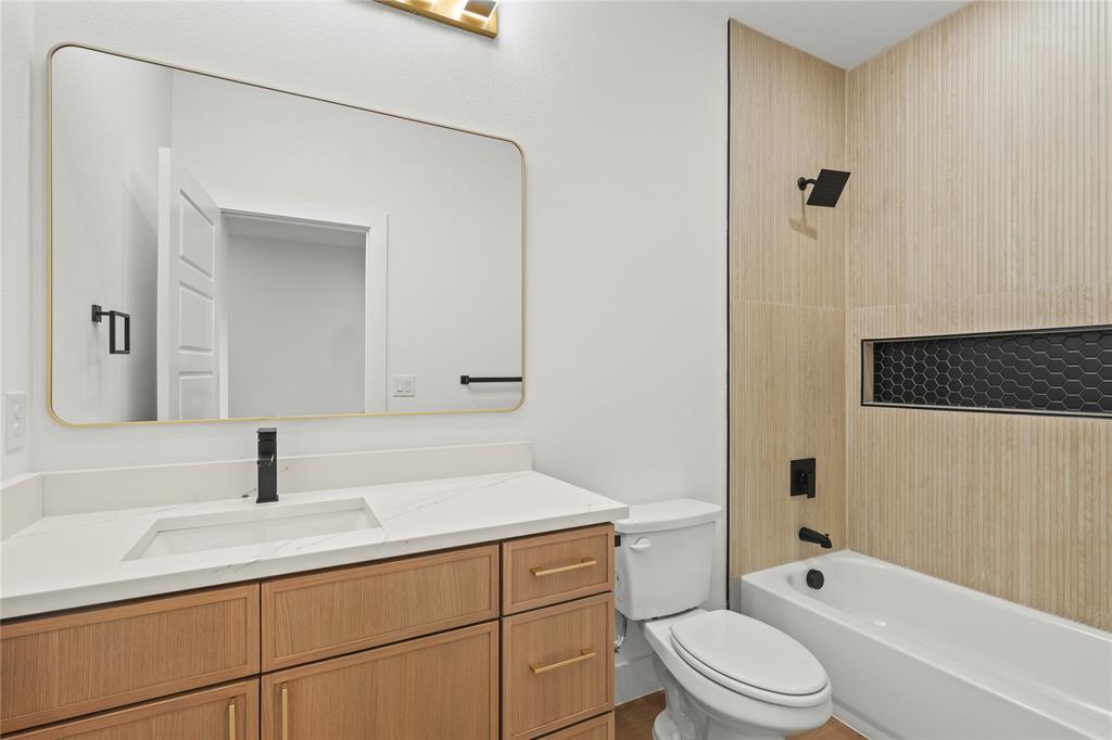 Jd Herndons Sub Cb 1272 - Residential Lease