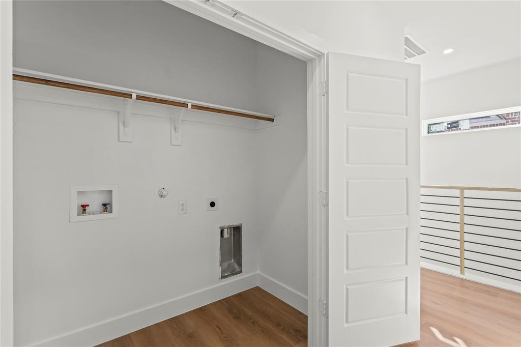 Jd Herndons Sub Cb 1272 - Residential Lease