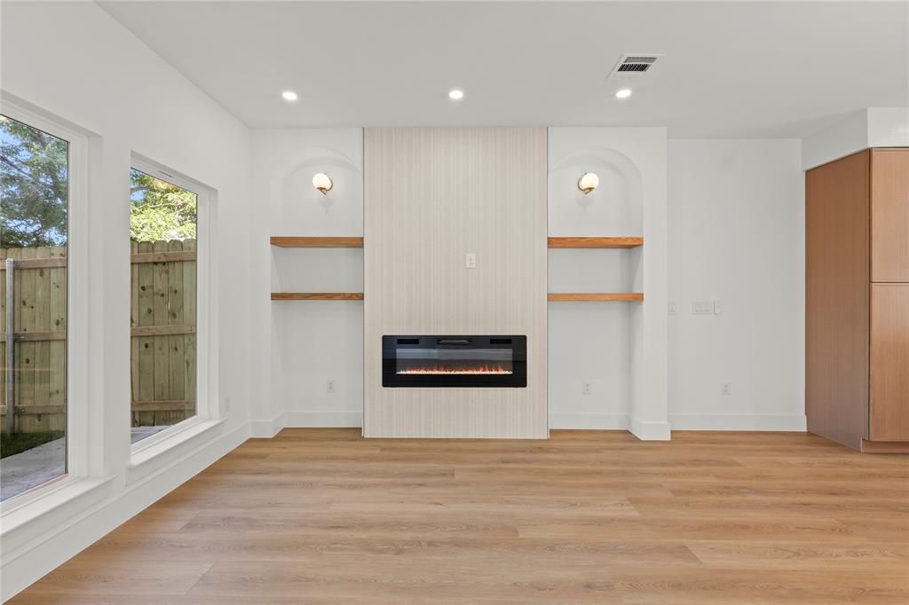 Jd Herndons Sub Cb 1272 - Residential Lease