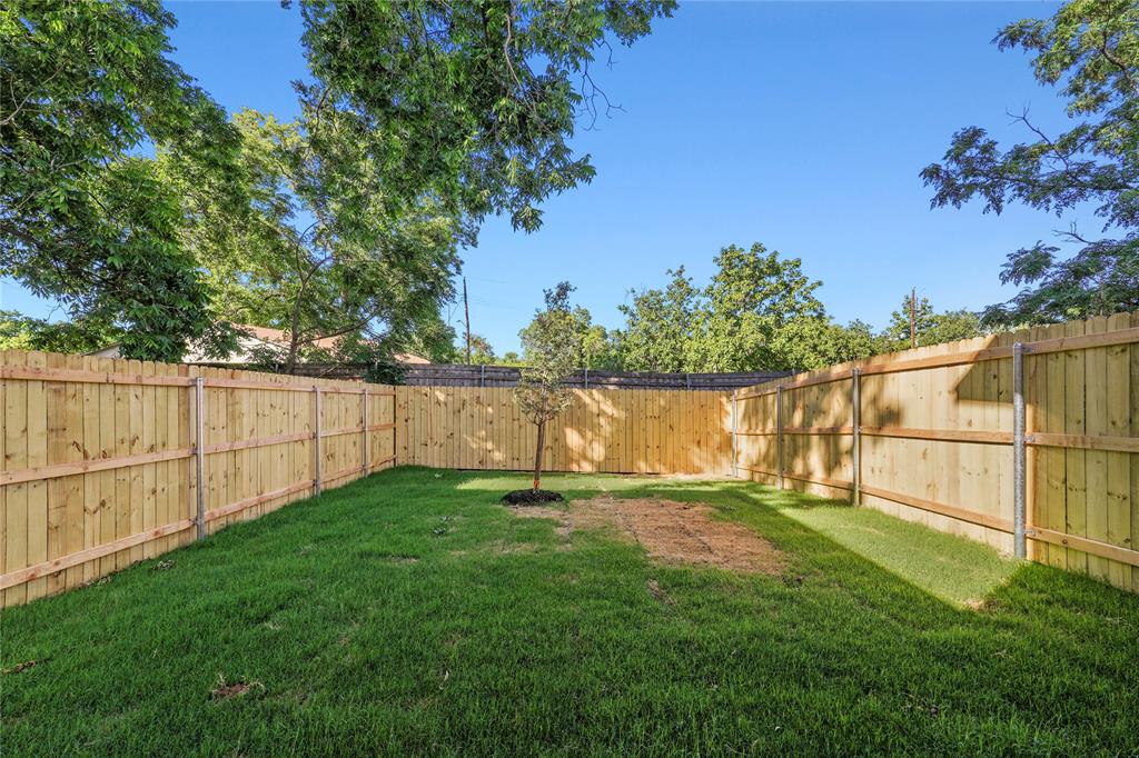 Jd Herndons Sub Cb 1272 - Residential Lease