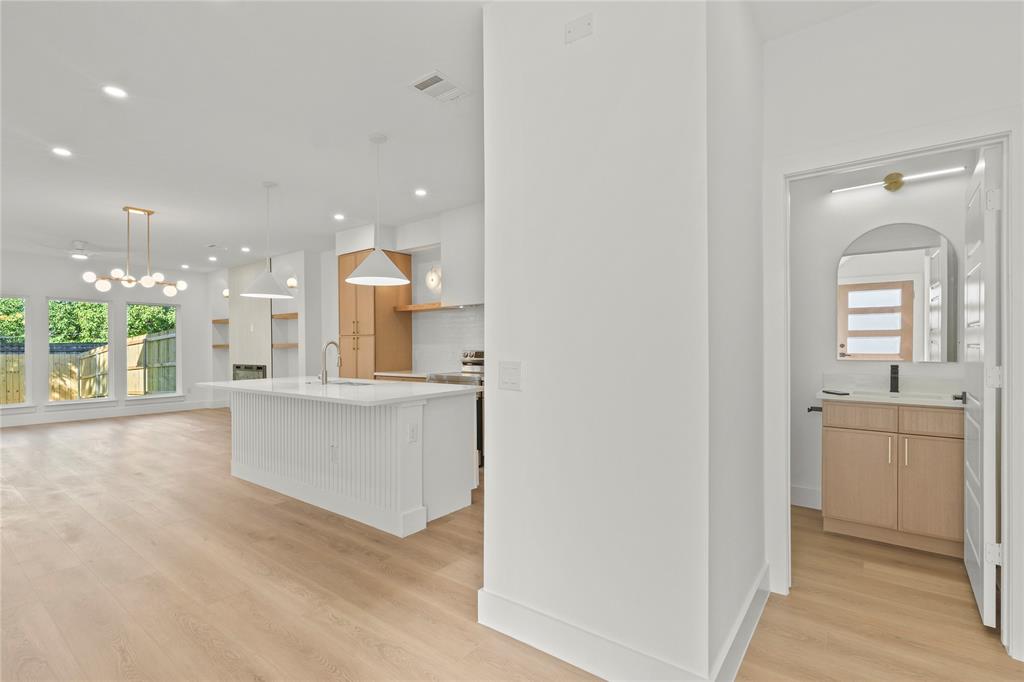 Jd Herndons Sub Cb 1272 - Residential Lease