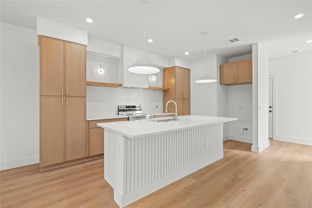 Jd Herndons Sub Cb 1272 - Residential Lease